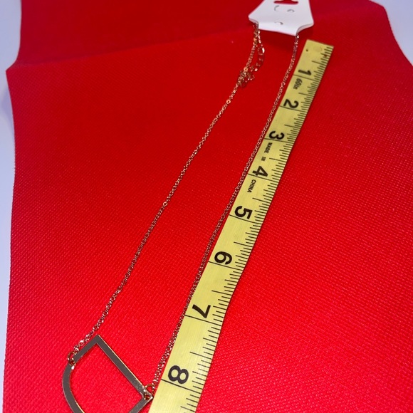 Letter D necklace - Picture 4 of 4
